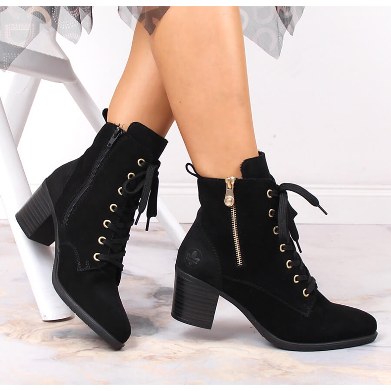 Black Rieker Y2022-00 suede leather boots on the post 1