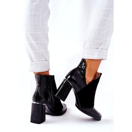 Women's leather boots on a black heel 3