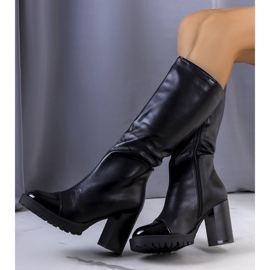 BM Black warm boots on the Fogla post 2