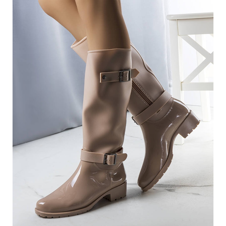 BM Beige high boots from Lahti 1