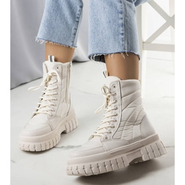 Arinna beige insulated snow boots 2