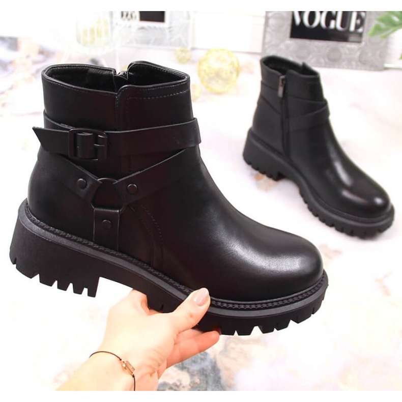 Workers with a buckle insulated Laura La.Fi W PMR27 black 1