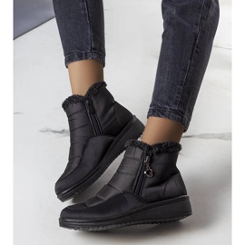 Black insulated snow boots with fur from Blen 2