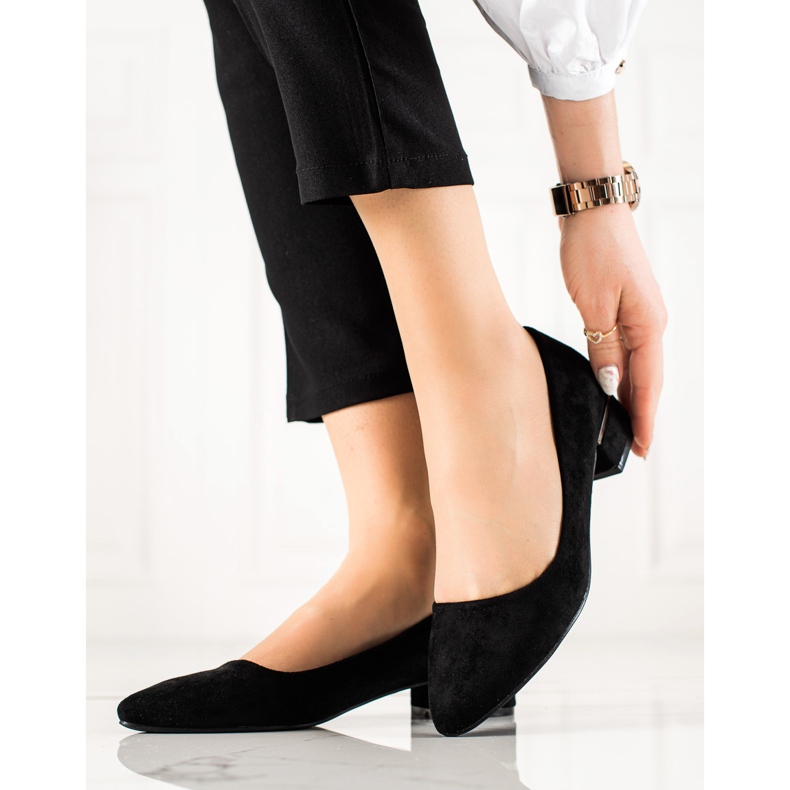 SHELOVET Classic pumps with low heels black 1