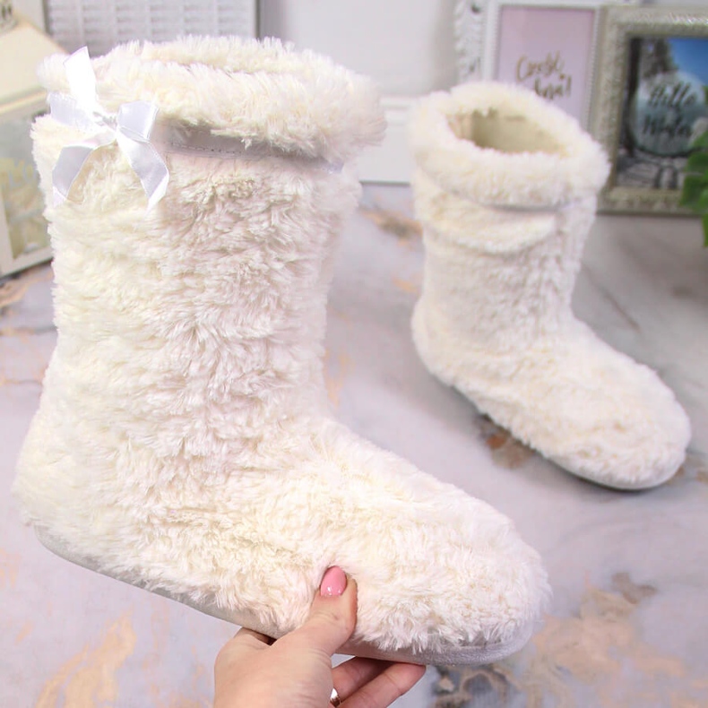 BM Women's high insulated white fur slippers Stella ecru 1 BM Women's high insulated white fur slippers Stella ecru 1