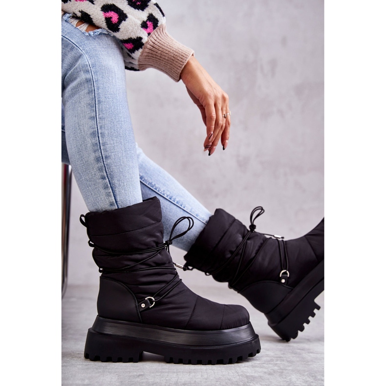 Women's snow boots on the platform black 4