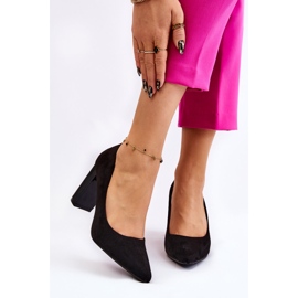 Suede Pumps On A Fashionable Heel Black Estellia 1
