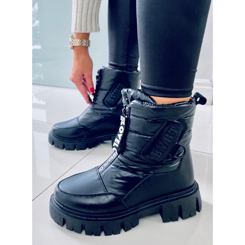 PA1 Wells Black women's snow boots 1