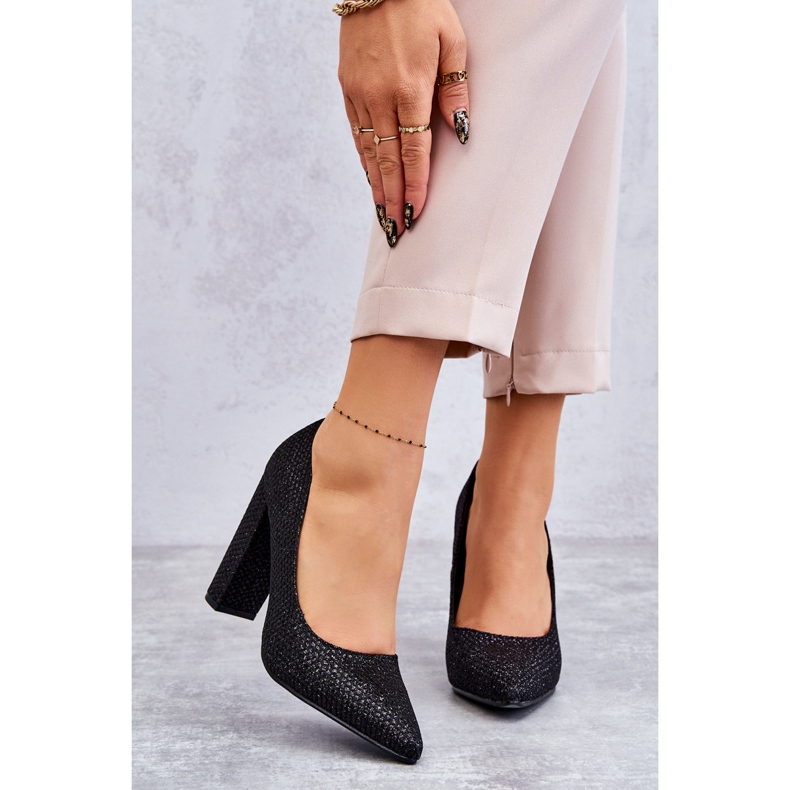 Shiny Pumps On A Heel Black Elmira 1