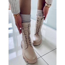 BM Workers with a flexible Calling Beige upper 1