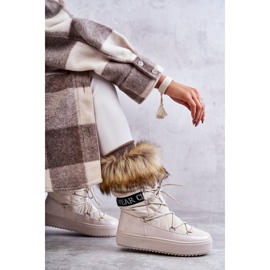 Women's beige laced snow boots 4 Women's beige laced snow boots 4