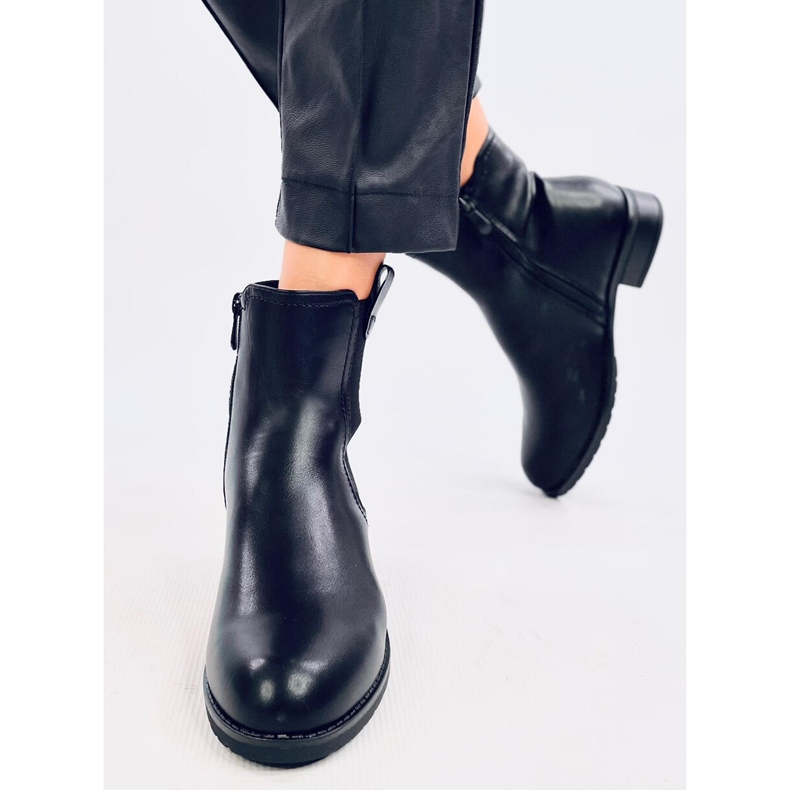 Robin Black women's Chelsea boots 1