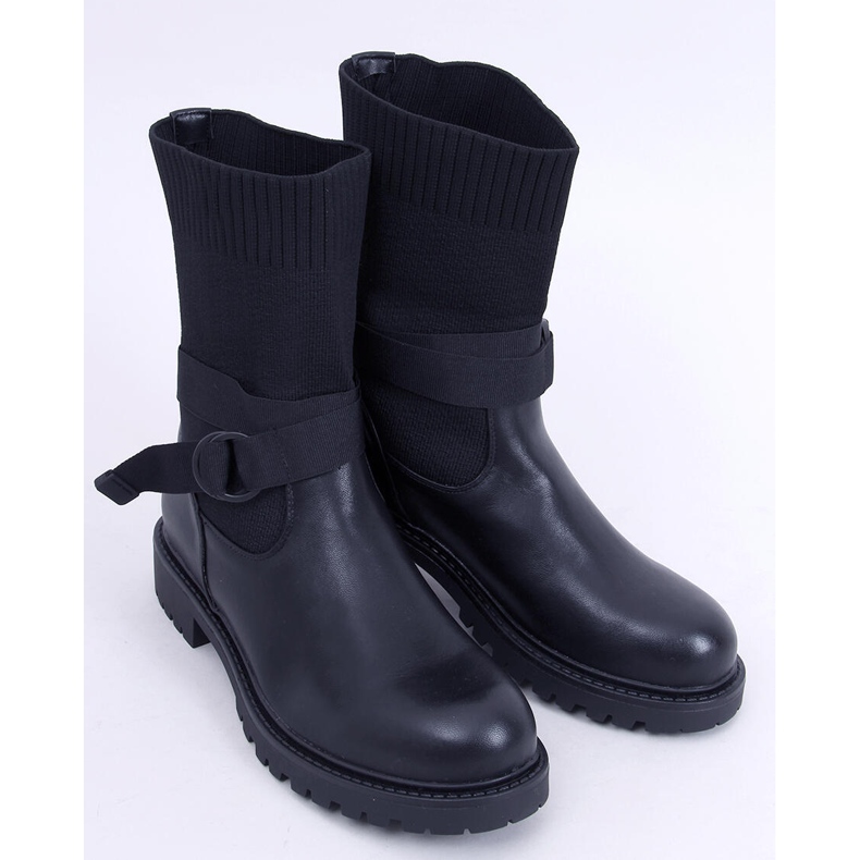 Boots with a flexible Walls Black upper 1