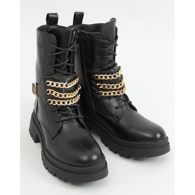 PA1 Workers with Willy Black chains 1