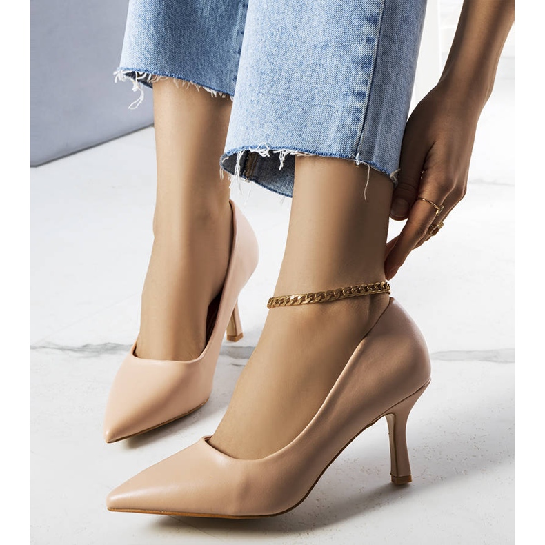 BM Beige low heel pumps from Jayda 1