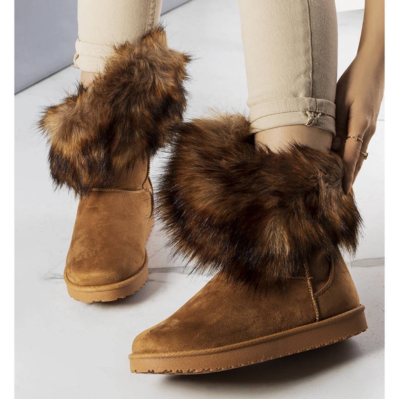 BM Brown insulated snow boots with fur from Kynlee grey 1