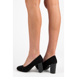 Seastar Pumps With A Varnished Pole black 2