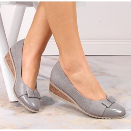 Women's wedge pumps with a gray bow Potocki SZ12062 grey 2