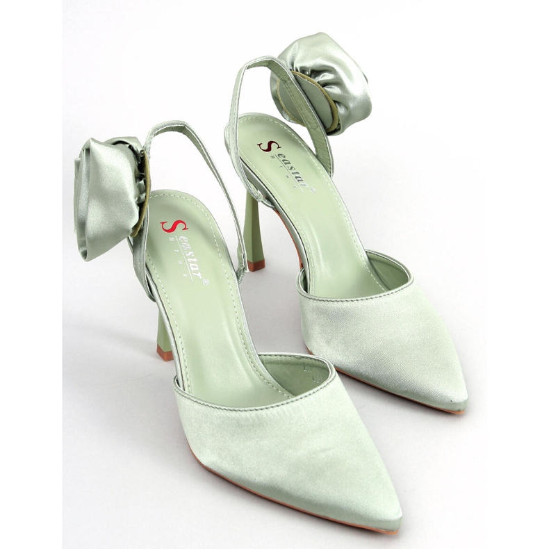 Seastar Satin pins with Flores Green flower 1