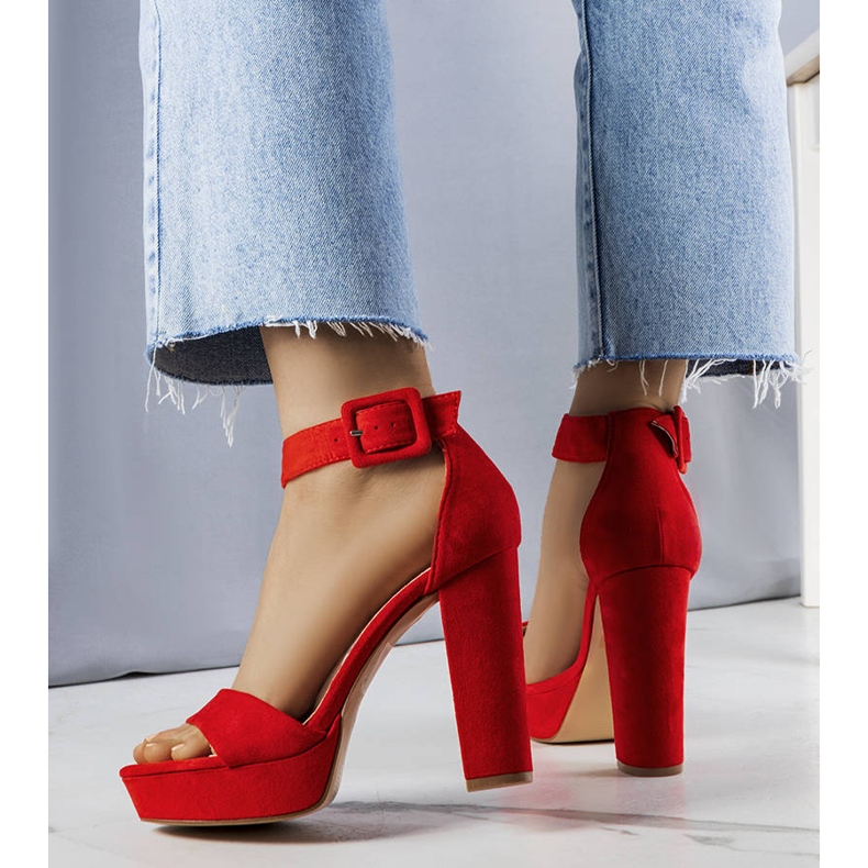 BM Red sandals on the post Josefina 1
