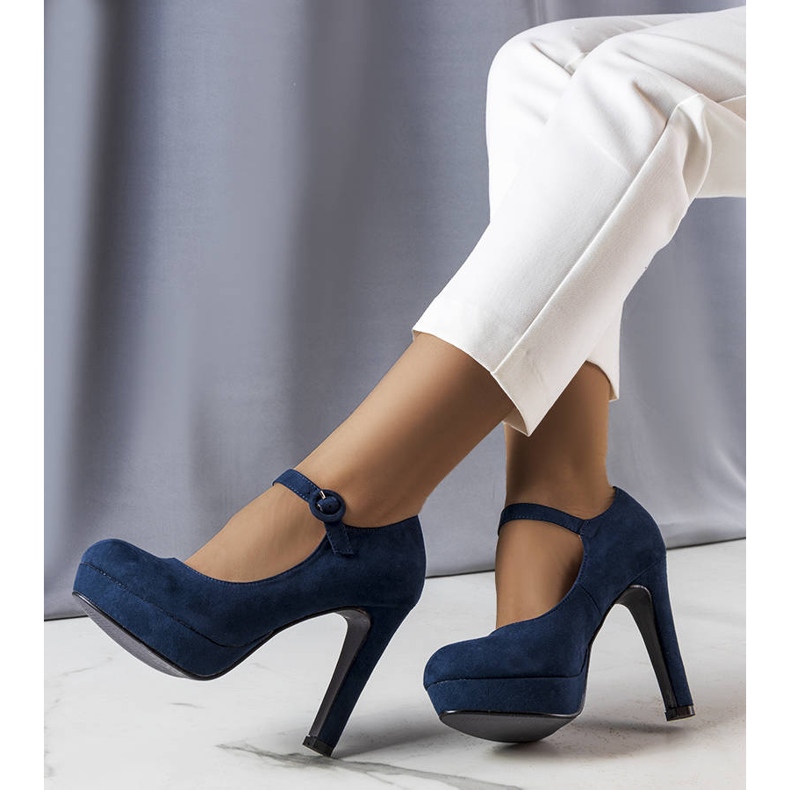 Navy blue pumps from Lynda 1 Navy blue pumps from Lynda 1