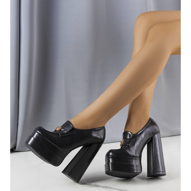 BM Black pumps on a chunky block from Janie 2