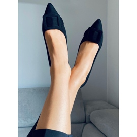 Pumps on a Fiona Black stiletto heel 1