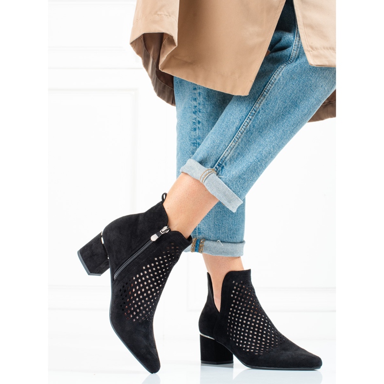 Women's openwork boots on a low heel Vinceza black 1