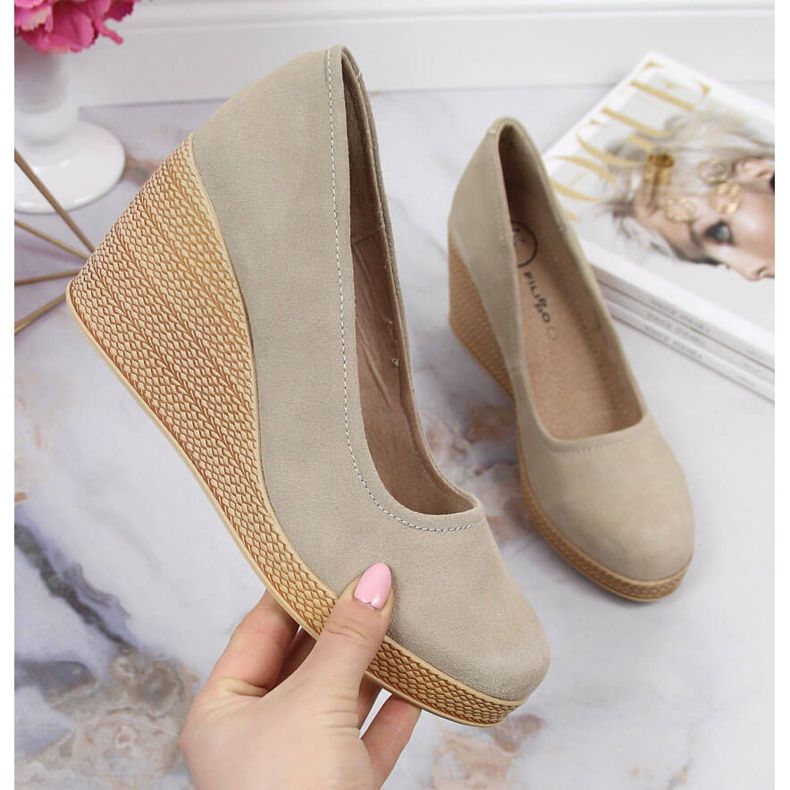 Beige suede wedge leather pumps Filippo DP3521