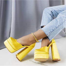 Yellow high heel pumps from Elvira 1