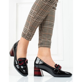 Women's Vinceza black pumps with a chain 2