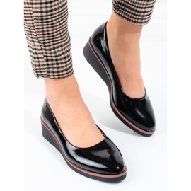 Women's Vinceza black wedge pumps 2