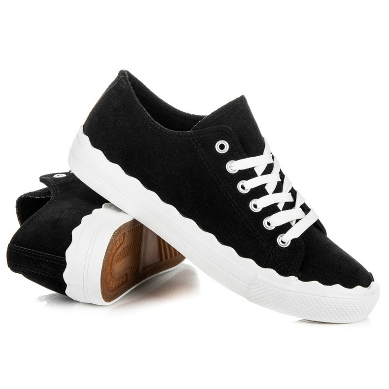 Tied sneakers black 1