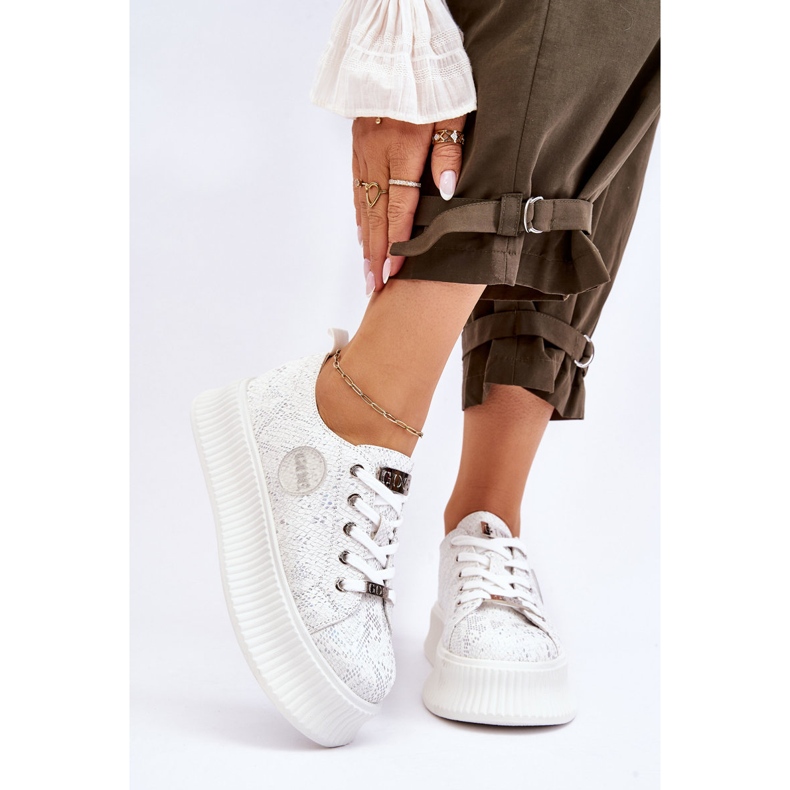 Women's Sneakers Sports Shoes GOE JJ2N4126 White 2