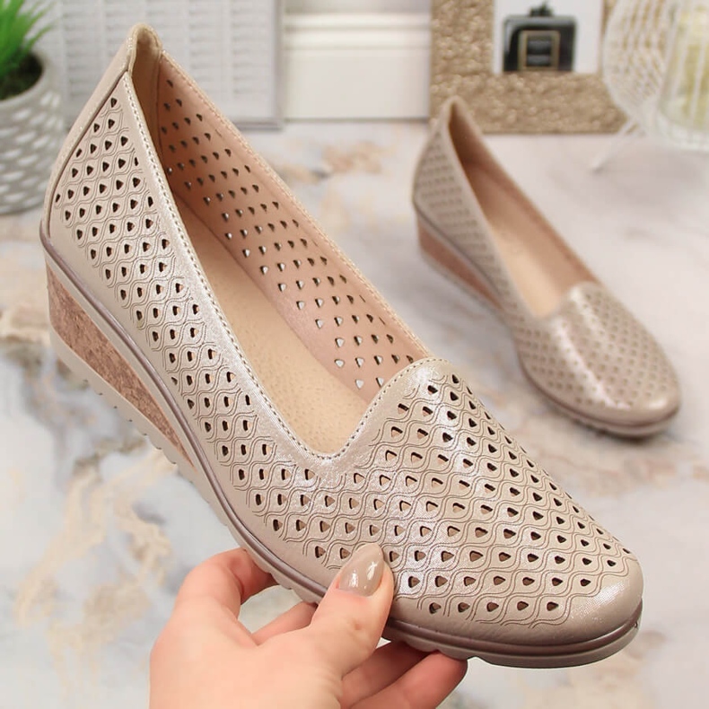 Women's shimmering beige openwork wedge shoes Potocki SZ12018 2