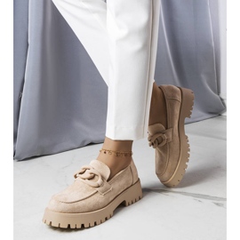 PA1 Beige lords decorated with an Arpin chain 1