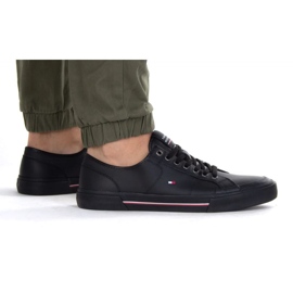 Shoes Tommy Hilfiger Core Corporate Vulc M FM0FM04561YBS black 1