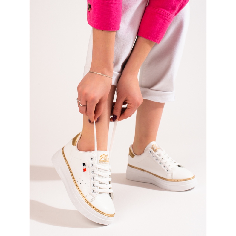 W. Potocki White sports shoes on the Potocki platform 1