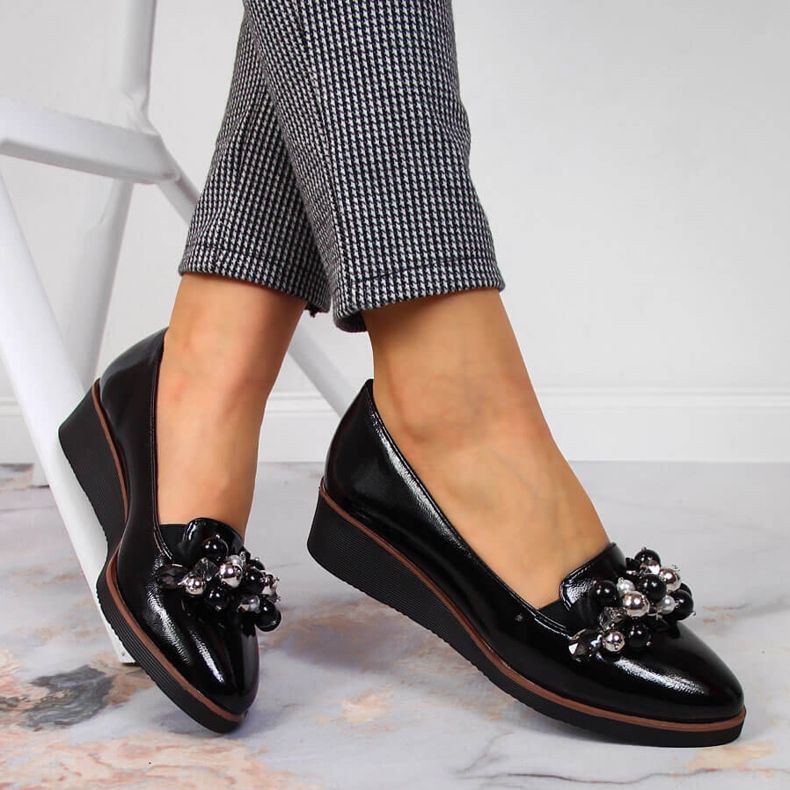 Women's wedge shoes with black beads Potocki 1