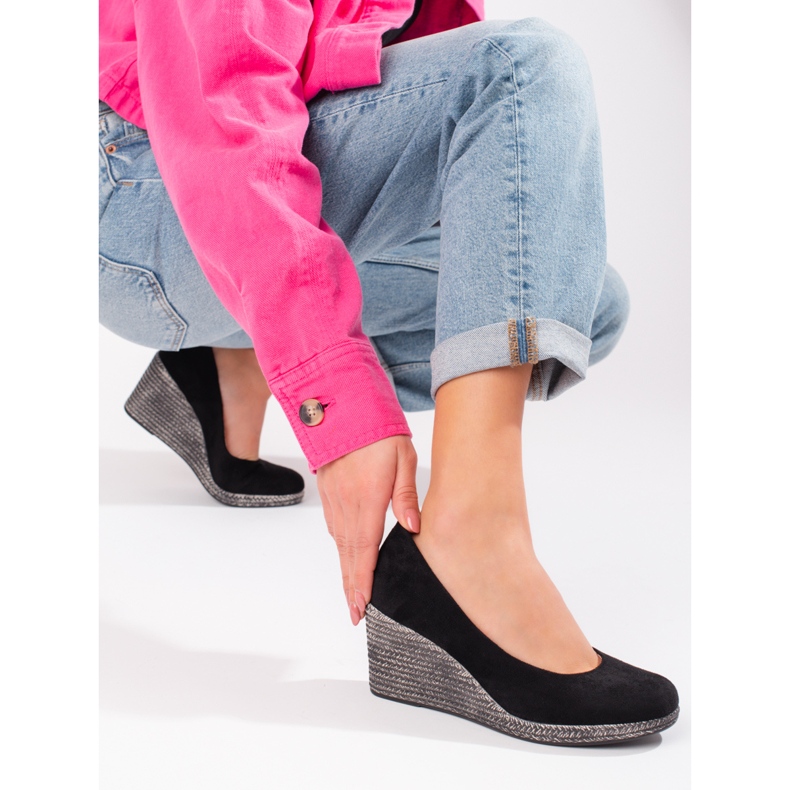 W. Potocki Women's black wedge pumps Potocki 2