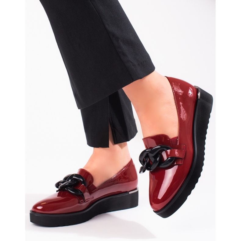 Vinceza Shelovet burgundy lacquered platform loafers with a chain 1