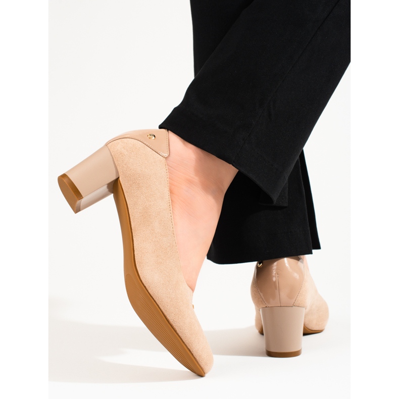Elegant suede women's pumps on a low heel Vinceza beige 2 Elegant suede women's pumps on a low heel Vinceza beige 2