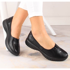 Women's black slip-on shoes black Jezzi RMR2270-6 1