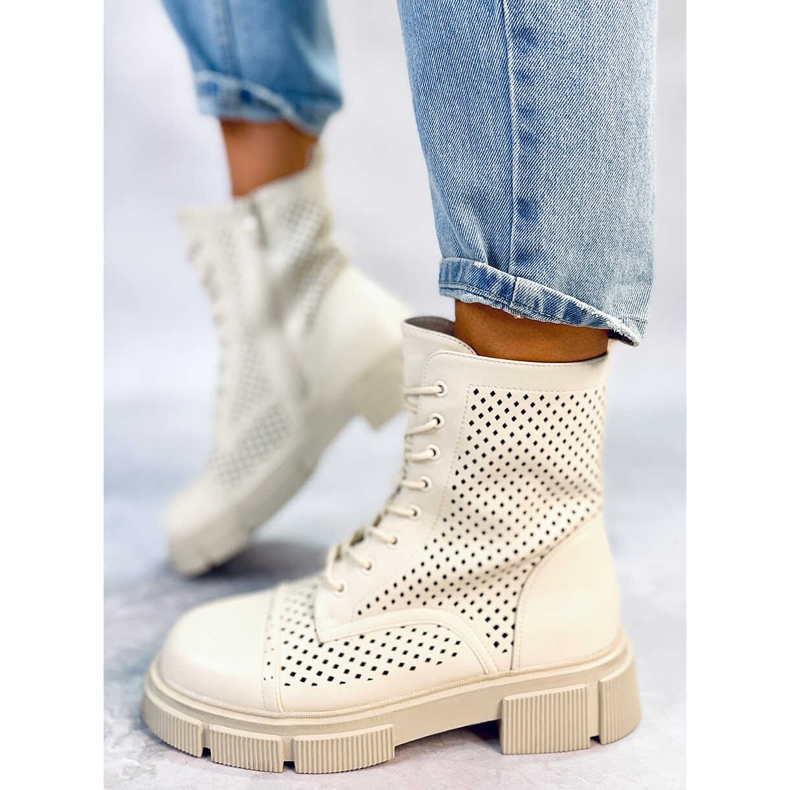 BM Wyman Beige openwork lace-up boots 1