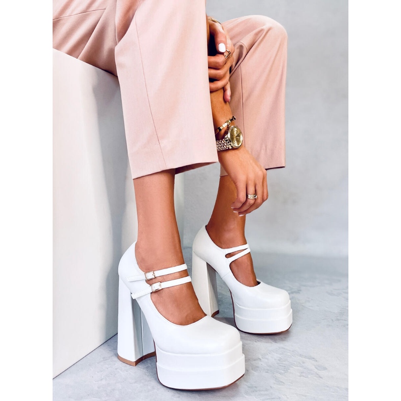BM Loit White grain platform pumps 1