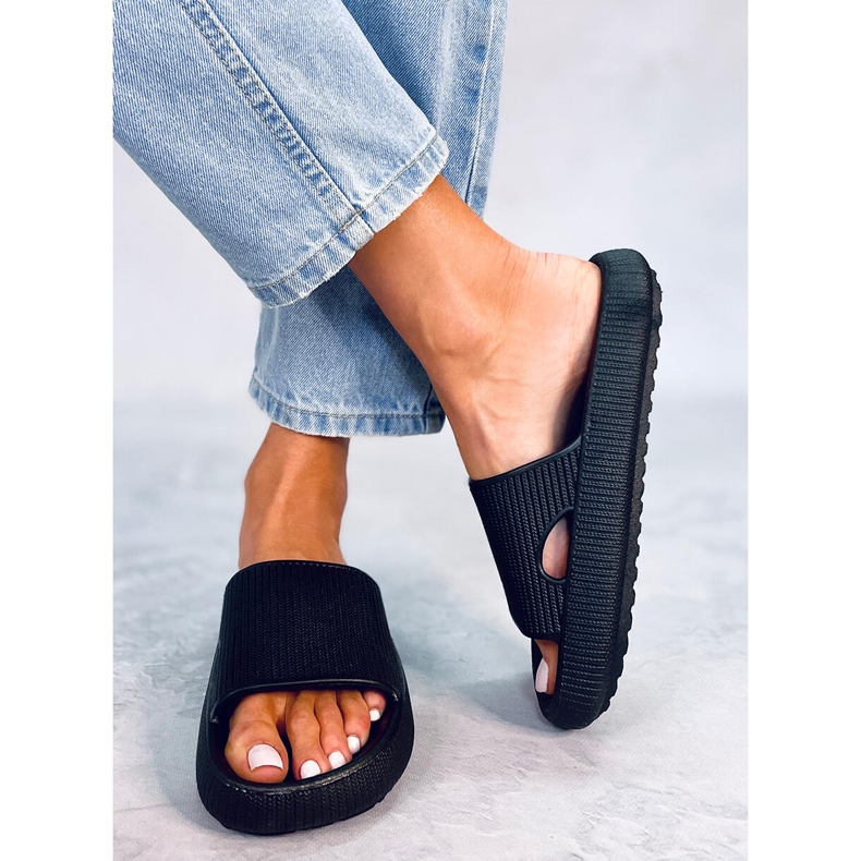 BM Yang Black cushion slippers 2