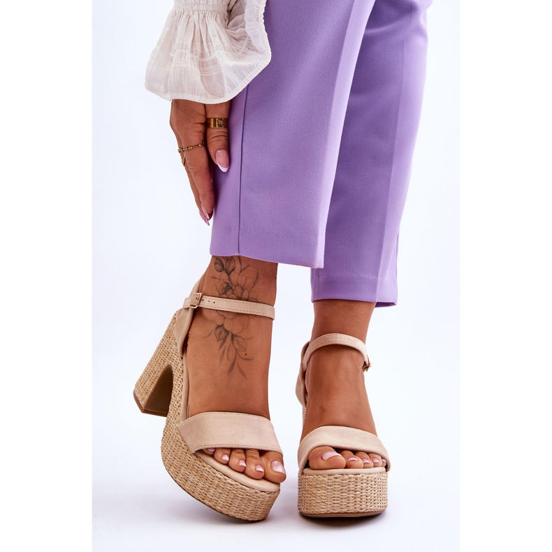 FI1 Comfortable Suede Sandals On A Chunky Heel Beige Elishia brown 1