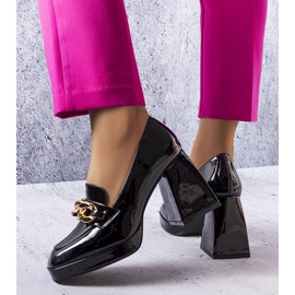 PA1 Vinceza black patent leather pumps 1