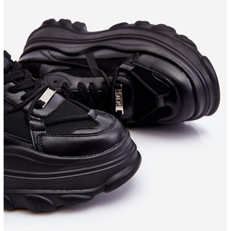 Sports Shoes On A Massive Platform GOE LL2N4030 Black 1