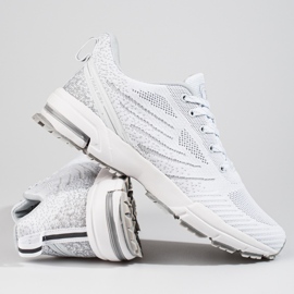 White men's sports shoes on a thick sole DK 1 White men's sports shoes on a thick sole DK 1